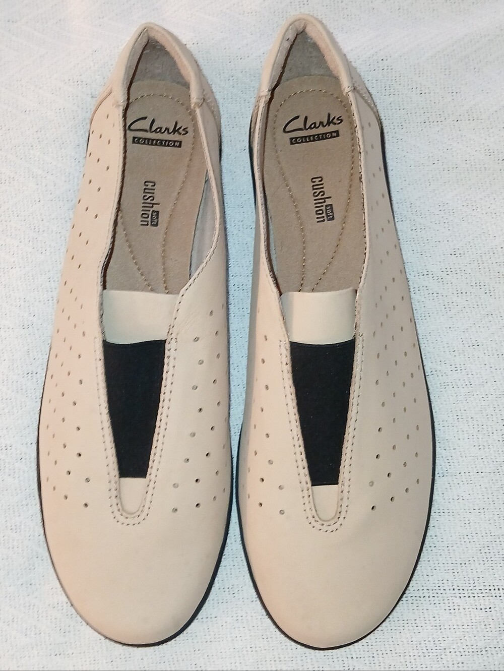 NWT Sz.12W Womens Clarks Medora Gemma Perforated Nubuck Slip On Shoes